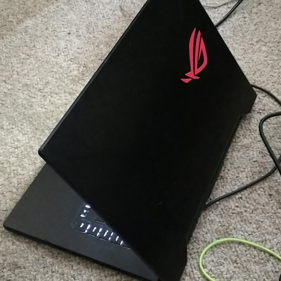 Gaming laptop - Picture 2 of 3